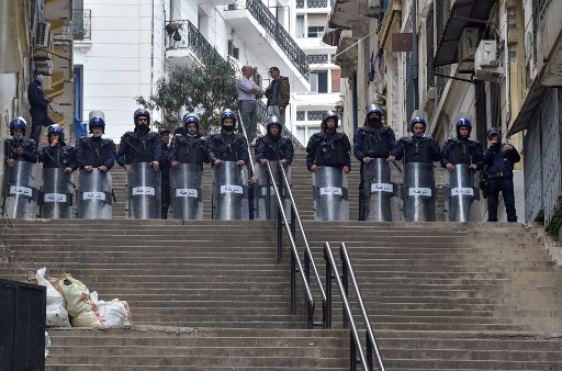 Les défenseurs des droits de l’homme indignés par les arrestations des manifestants du Hirak