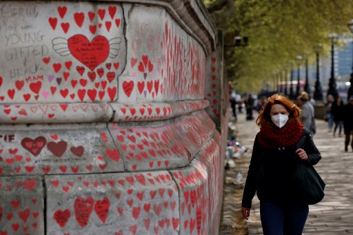 L'Europe poursuit son déconfinement, l'Inde toujours en proie à un virulent variant