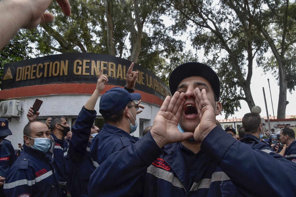 Algérie: les autorités tentent d'apaiser la colère sociale