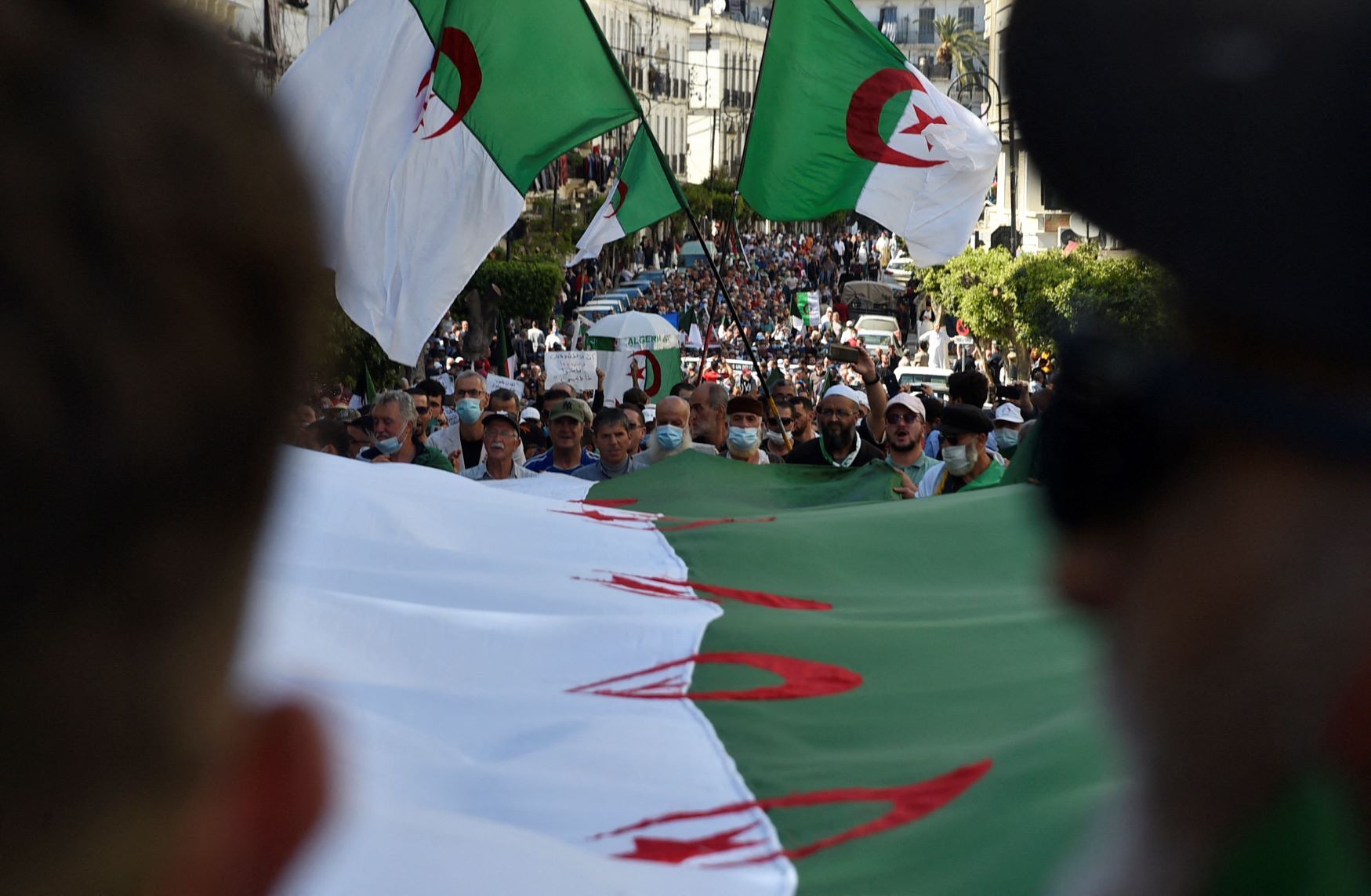 Algérie: les marches du Hirak à nouveau bloquées, sauf en Kabylie