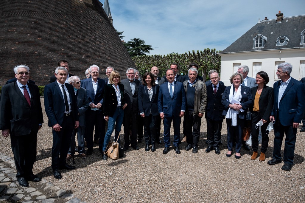 Quarante ans après le 10 mai,la Mitterrandie réunie cherche des raisons d'espérer