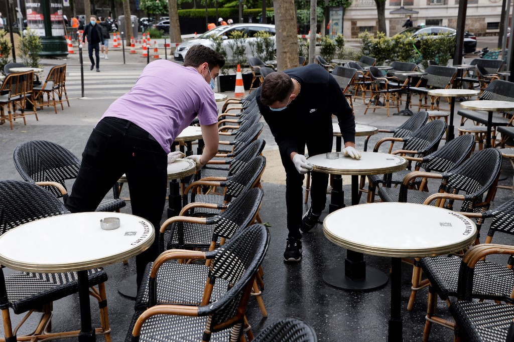 Paris: des rues de nouveau piétonnisées pour des terrasses éphémères cet été