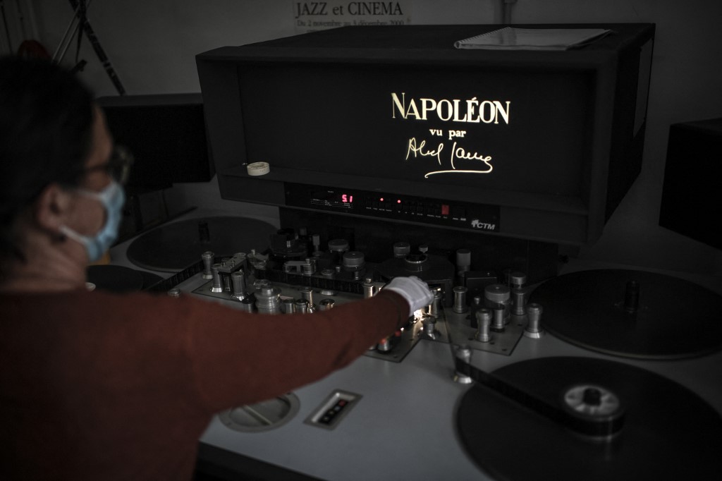 «Napoléon», la restauration titanesque d'un film fou