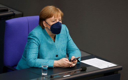 Merkel espère que l'histoire ne la verra jamais comme une «paresseuse»