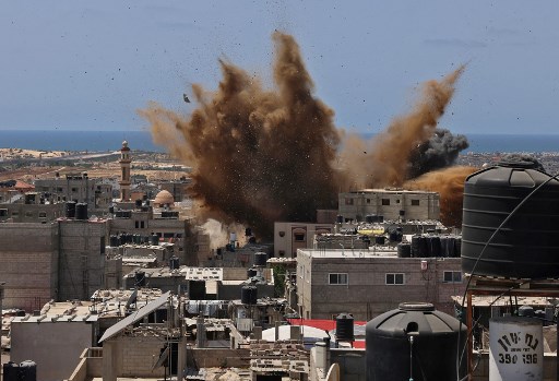 Gaza-Israël: la diplomatie s'active pour un cessez-le-feu, recrudescence des frappes