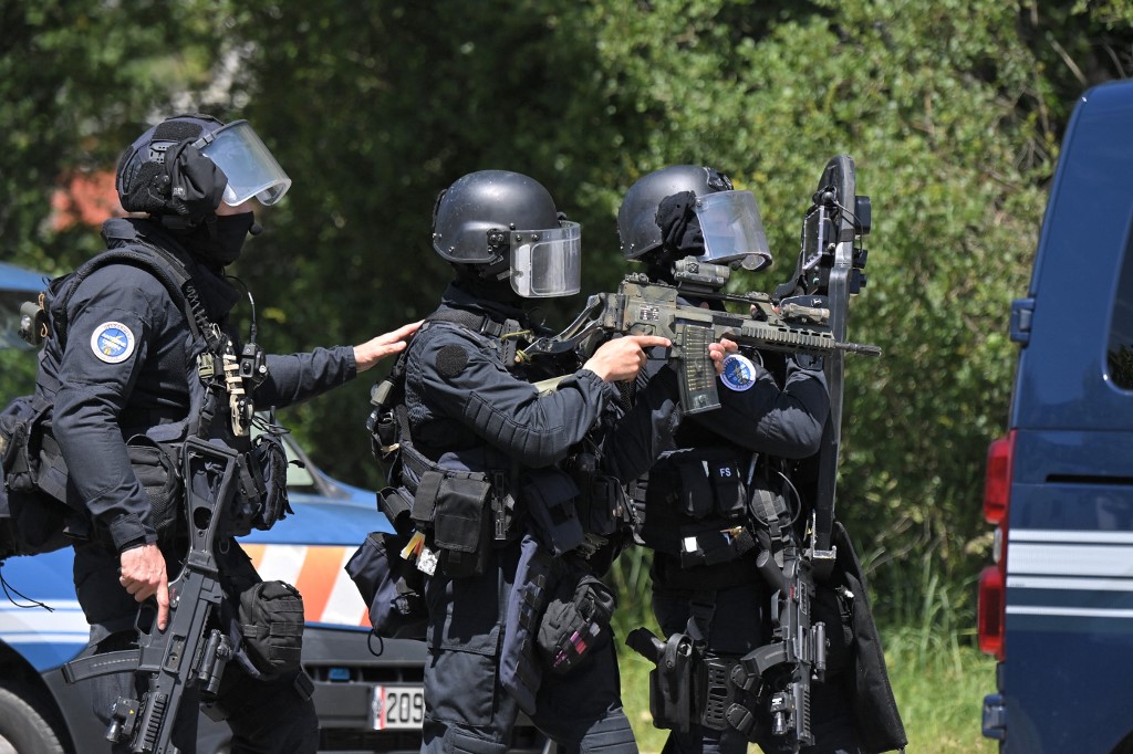 France: une policière grièvement blessée à coups de couteau, mort de son agresseur