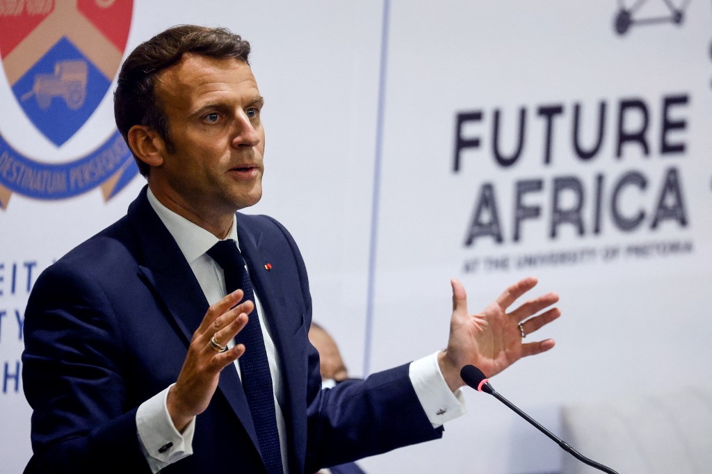 Macron en Afrique du Sud: les brevets «ne doivent en rien être un frein» à la vaccination anti-Covid