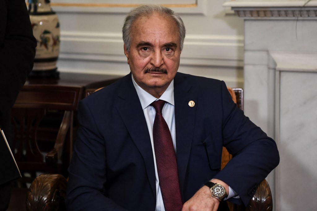 Libye: Haftar tenté par la voie politique après l'échec militaire?