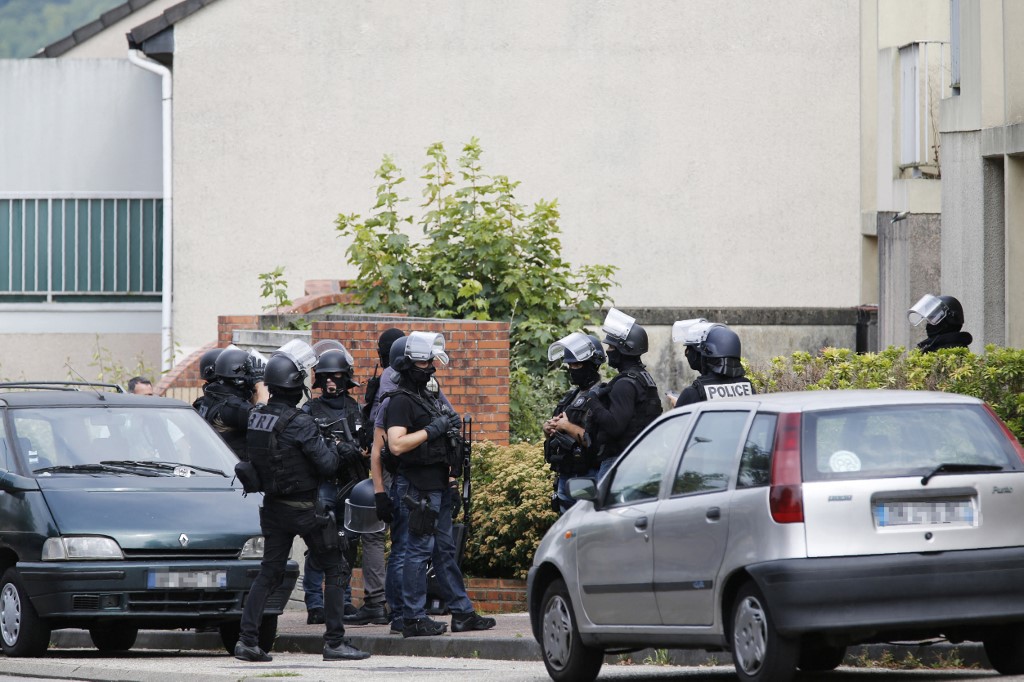 France: trois Arméniens écroués après le meurtre d'un Gambien