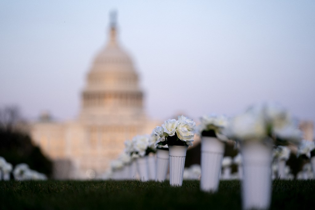 USA: le gouvernement met en garde contre des violences extrémistes post-pandémie