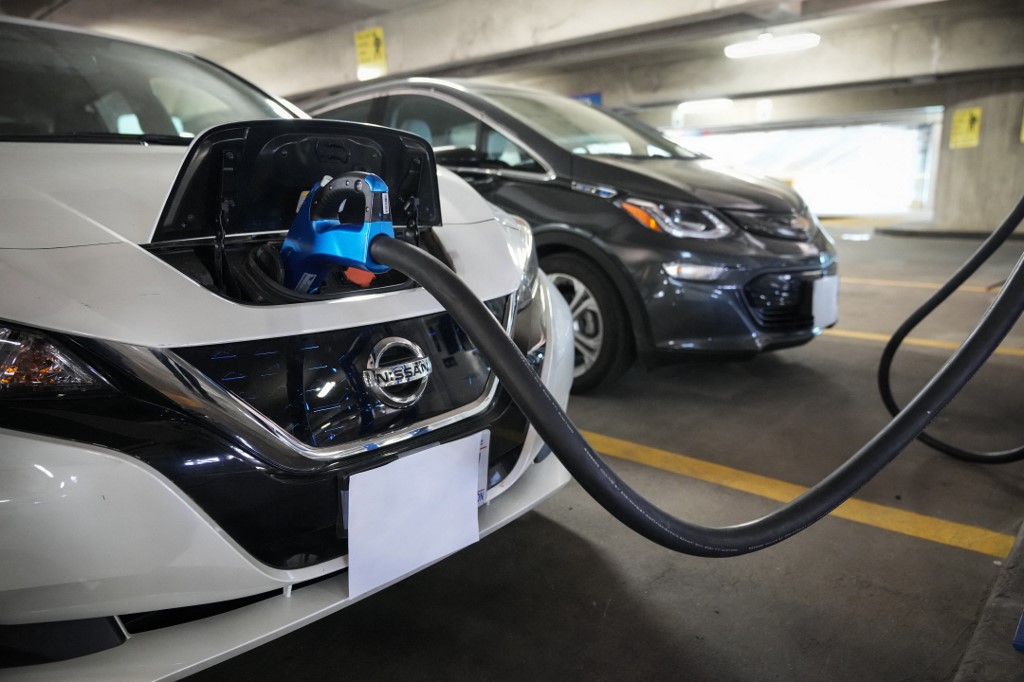 Biden, le «car guy», assure que l'avenir de la voiture électrique sera américain