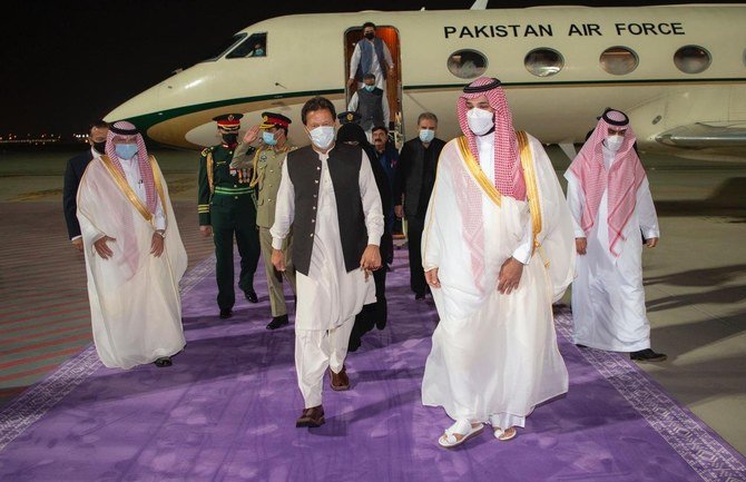 Le Premier ministre pakistanais, Imran Khan, arrive en Arabie saoudite