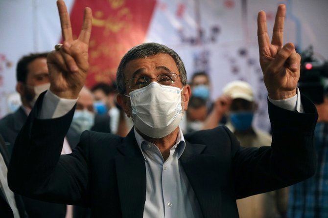 Iran : l'ex-président Ahmadinejad de nouveau candidat