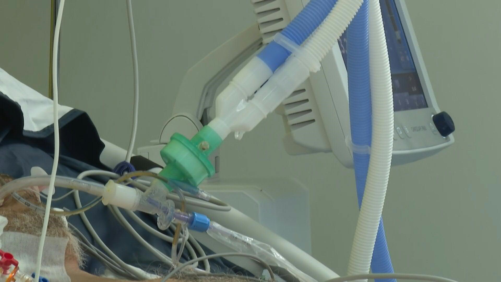 En Tunisie, la course contre la mort pour trouver de l'oxygène