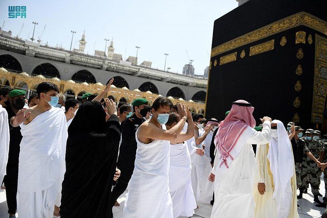 Le Premier ministre pakistanais Imran Khan effectue la Omra à la Grande Mosquée de La Mecque