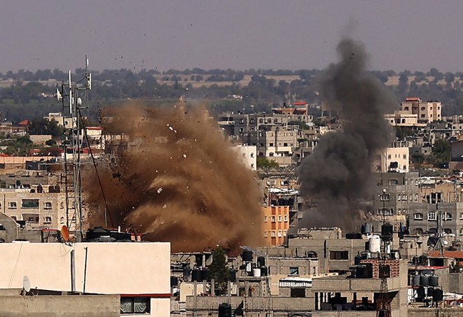 Les frappes aériennes implacables sèment la mort à Gaza