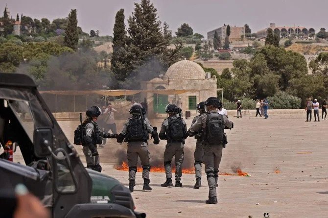 La police israélienne autorise des Juifs dans l’esplanade des Mosquées