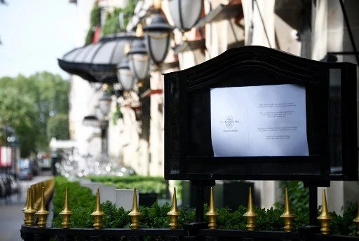 Le chef français Alain Ducasse et le palace parisien Le Plaza Athénée se séparent