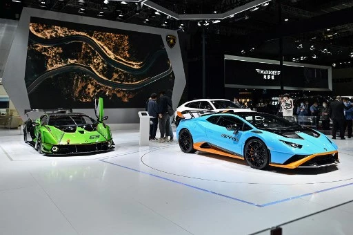 L'AIE et Lamborghini – pailles dans l'oeil du changement climatique