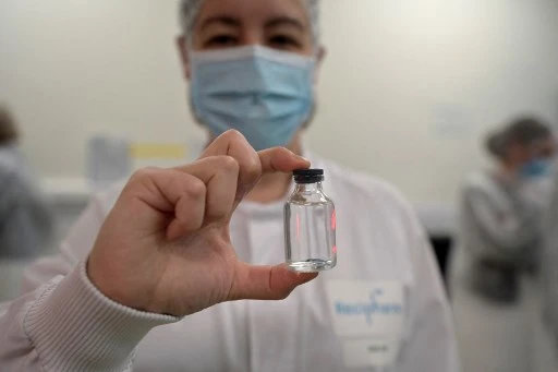 France: l'Académie de médecine préconise de rendre le vaccin anti-Covid obligatoire