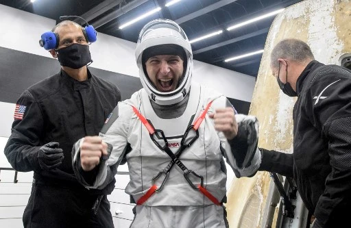 Retour sur Terre du vaisseau SpaceX avec les astronautes de l'ISS