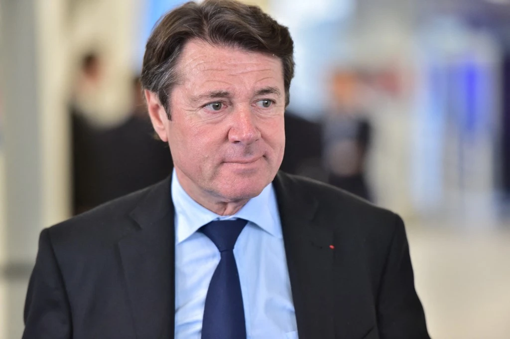 Le psychodrame de Paca se poursuit avec le départ d'Estrosi