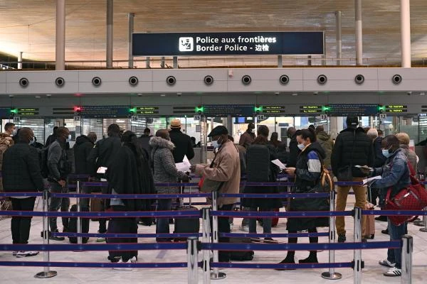 Interpellé à Dubaï, un des plus gros trafiquants de drogue français est arrivé à Paris