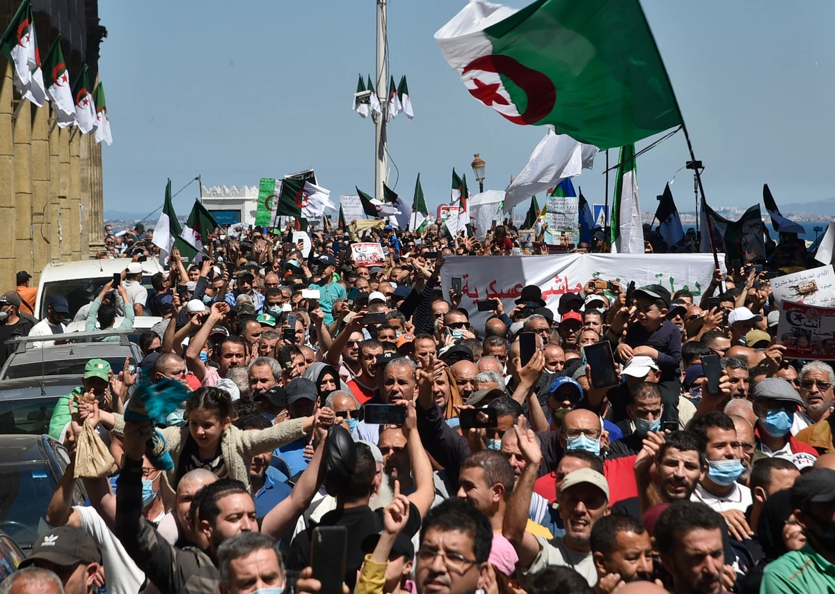 Algérie: début de campagne électorale sur fond de répression du Hirak