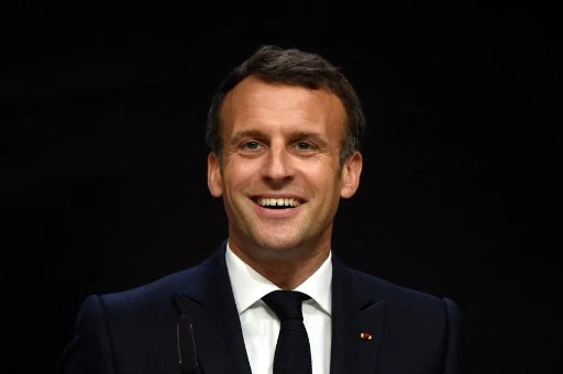A un an de la présidentielle, la stratégie à droite de Macron