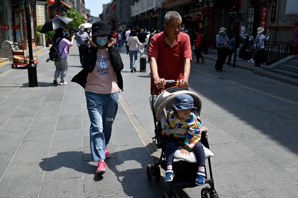 Les Chinois autorisés à avoir trois enfants par famille
