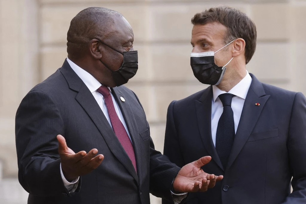 A Paris, un sommet pour éviter le décrochage économique de l'Afrique
