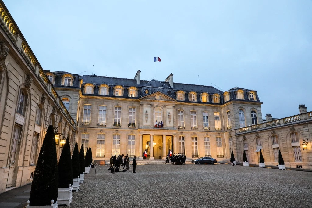 40 ans après, les anciens de l'Elysée de Mitterrand reçus par Macron