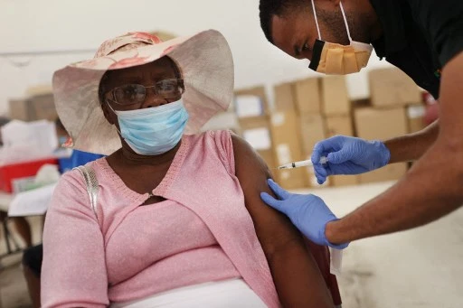 Aux États-Unis, les anti-vax exploitent une base de données gouvernementale