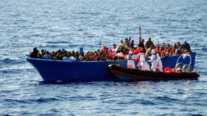 Plus de 700 migrants interceptés et cinq noyés au large de la Libye, selon l’ONU