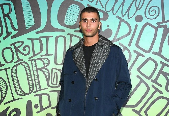 Le mannequin franco-algérien Younes Bendjima lance un T-shirt à but caritatif pour la Palestine