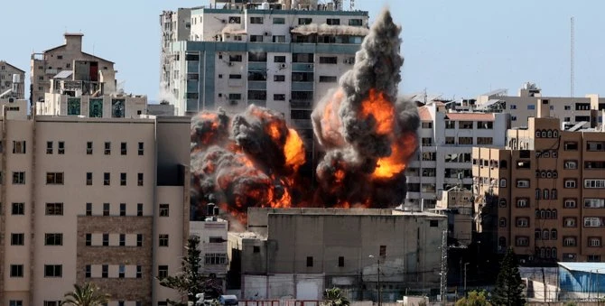 Frappes israéliennes sur des civils et un bâtiment des médias à Gaza, vive inquiétude internationale
