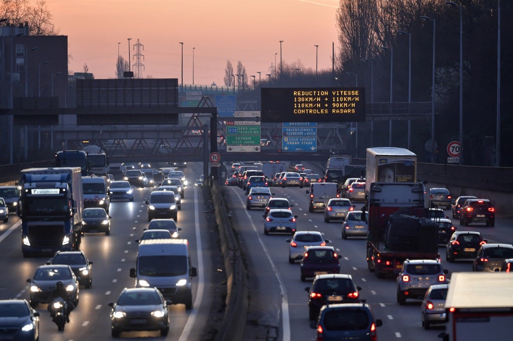 Les vieux véhicules interdits progressivement dans les métropoles