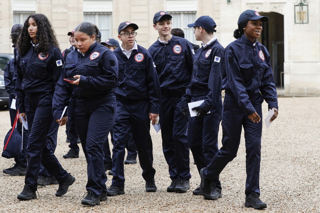 Le Service national universel démarre lundi pour 18 000 jeunes