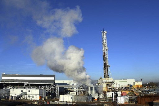 Le puits géothermique à haute température de Fonroche Geothermie, sur le site de l'ancienne raffinerie de pétrole de Reichstett, dans l'est de la France. Fonctionnaires et habitants de l'agglomération strasbourgeoise s'inquiètent de la répétition de secousses sismiques à proximité du site de la centrale. (Frederick Florin/AFP)