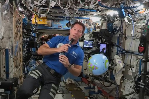 L'astronaute français Thomas Pesquet: star de l'espace, as de la com'