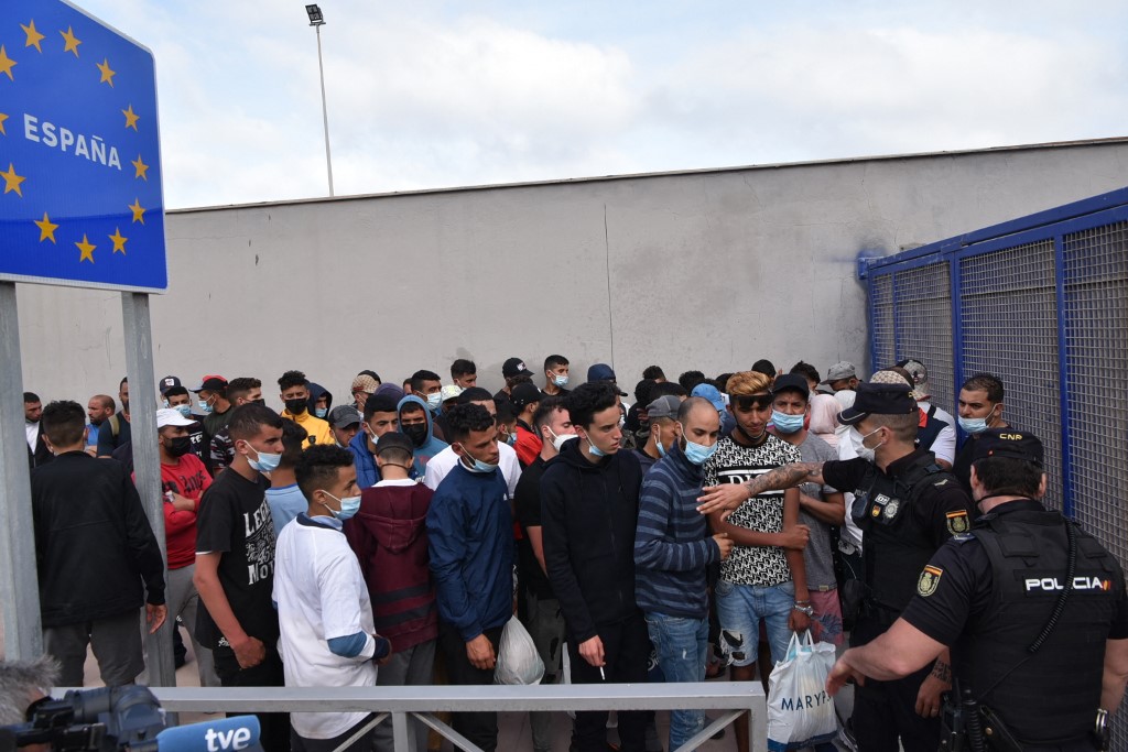 Migration: le roi du Maroc veut «régler définitivement» la question des mineurs marocains