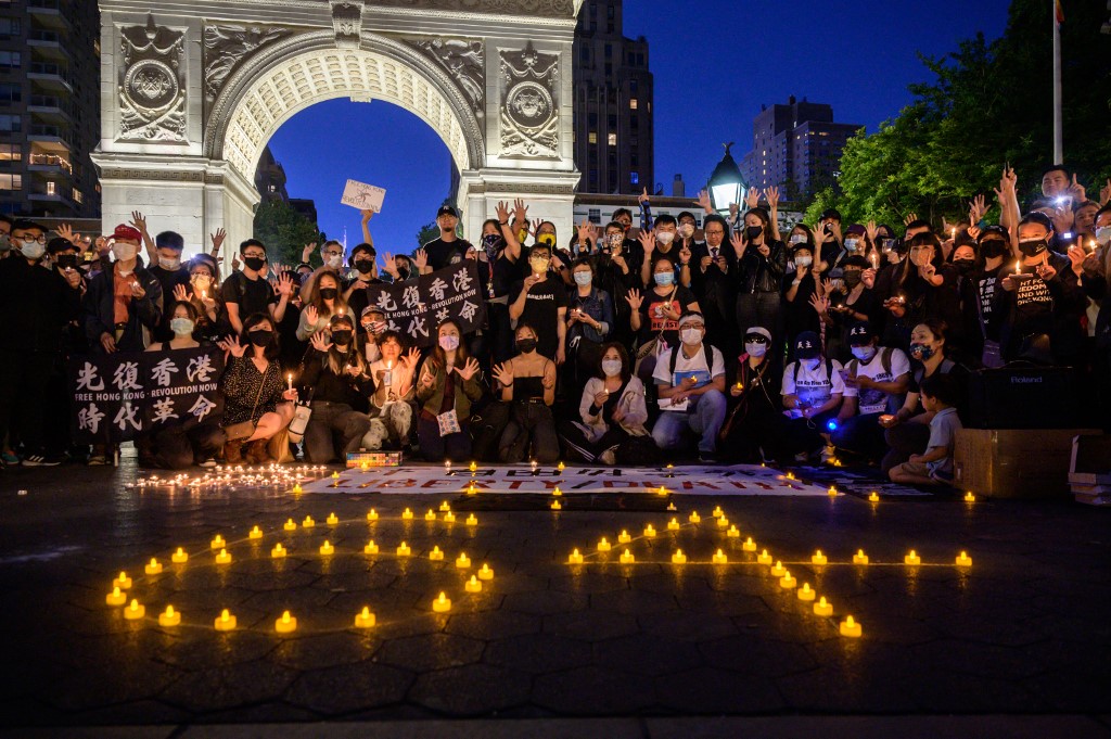 Pékin critique les bougies aux consulats des USA et de l'UE en mémoire de Tiananmen