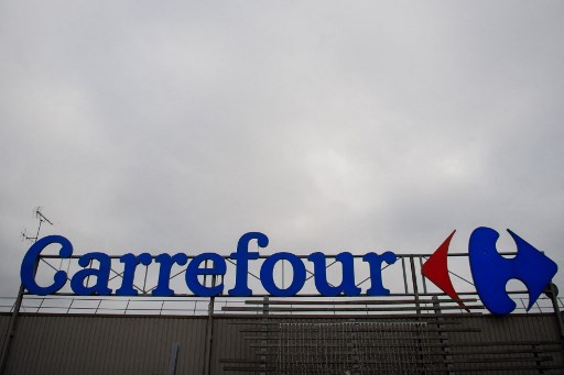Injures racistes contre une caissière: la cliente en garde à vue