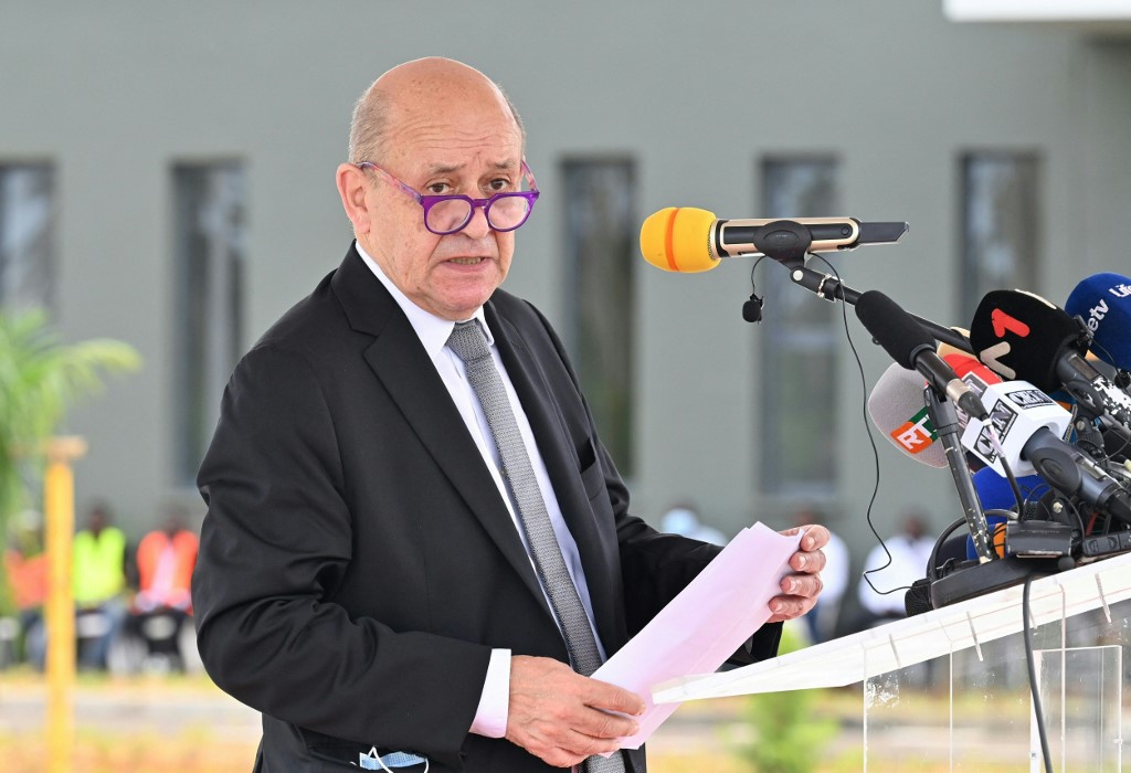 Le Drian en Côte d'Ivoire: «le terrorisme n'est pas une fatalité»