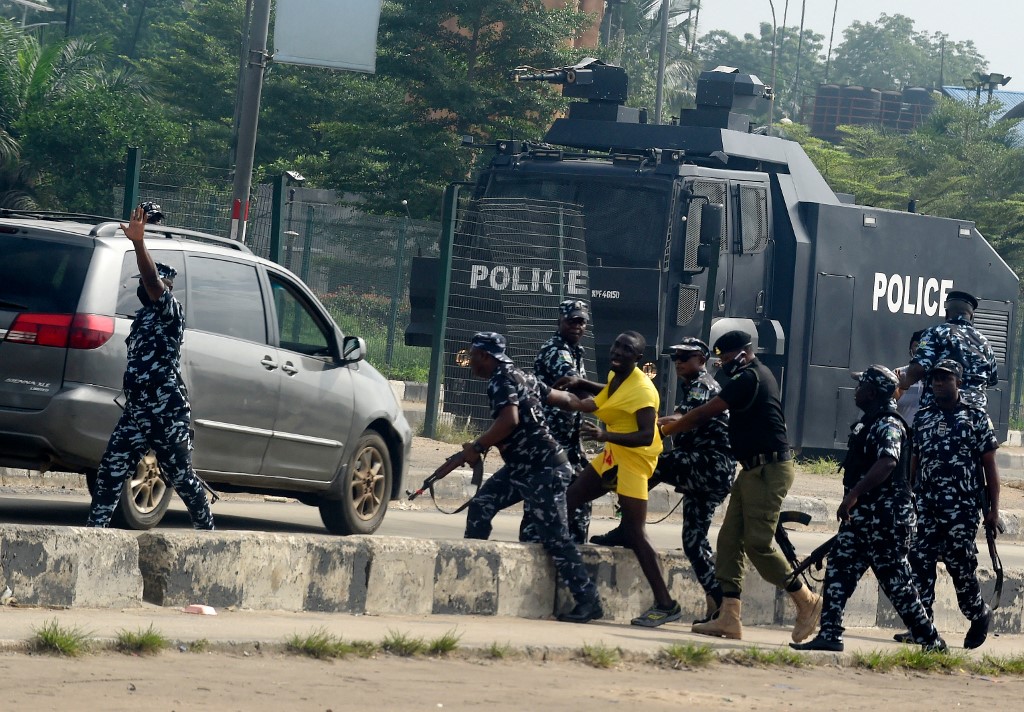 Au Nigeria, la police disperse des manifestations à coup de gaz lacrymogènes