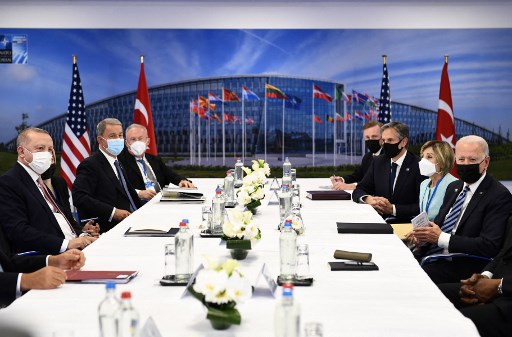 Le président turc Recep Tayyip Erdogan et le président américain Joe Biden assistent à une réunion bilatérale en marge du sommet de l'OTAN à Bruxelles, le 14 juin 2021 (Photo, AFP)