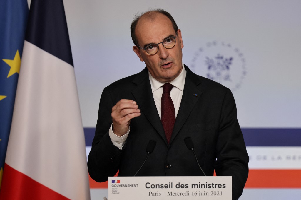 Levée du couvre-feu, plus de port du masque: un vent de liberté souffle sur la France