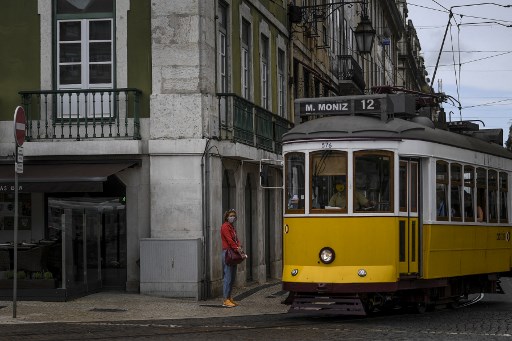 Un tramway dans le centre-ville de Lisbonne, au centre-ville de Lisbonne, le 18 juin 2021 (Photo, AFP)