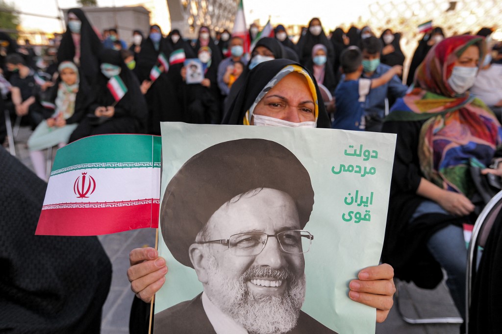 Iran: la presse conservatrice salue la victoire de Raïssi