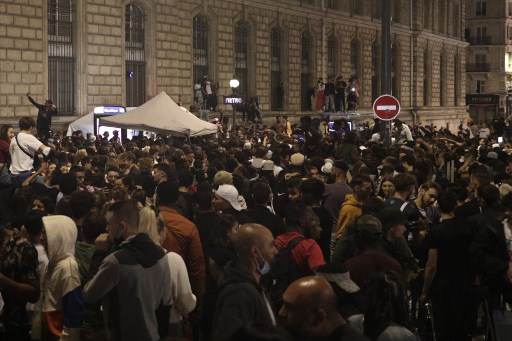 Fête de la musique: sans couvre-feu, parfois sous la pluie, pour «voir du monde»